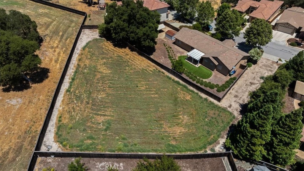 609 Navajo, Paso Robles, CA 93446