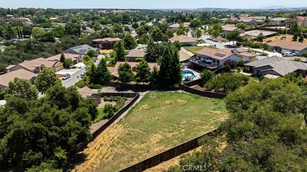 609 Navajo, Paso Robles, CA 93446
