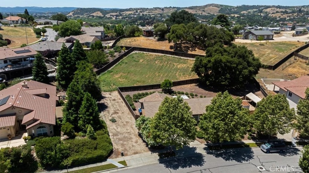 609 Navajo, Paso Robles, CA 93446
