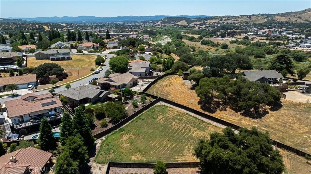 609 Navajo, Paso Robles, CA 93446