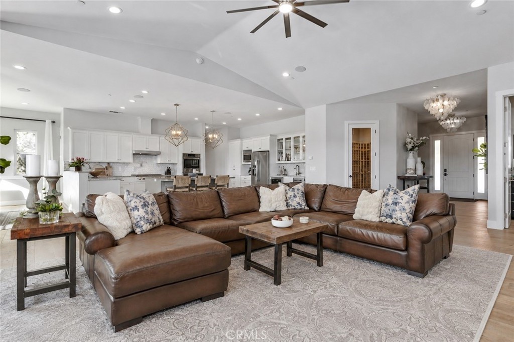 1110 Burnt Rock Way, Templeton, CA 93465