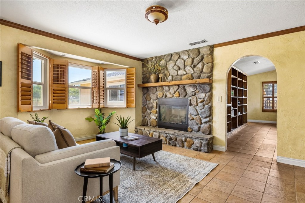 5955 Whispering Oak, Paso Robles, CA 93446