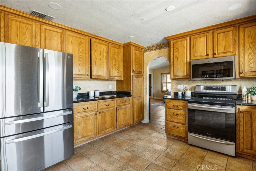 5955 Whispering Oak, Paso Robles, CA 93446