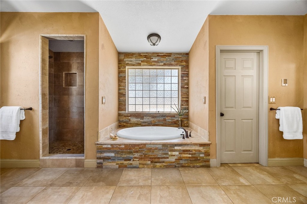 5955 Whispering Oak, Paso Robles, CA 93446