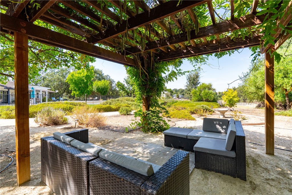 915 Santa Rita, Templeton, CA 93465
