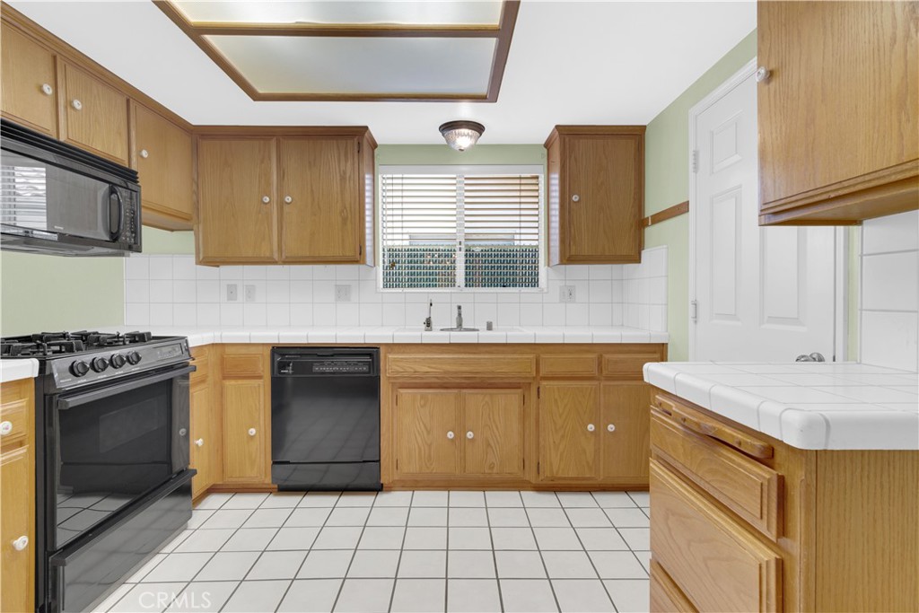 905 Inverness, Paso Robles, CA 93446
