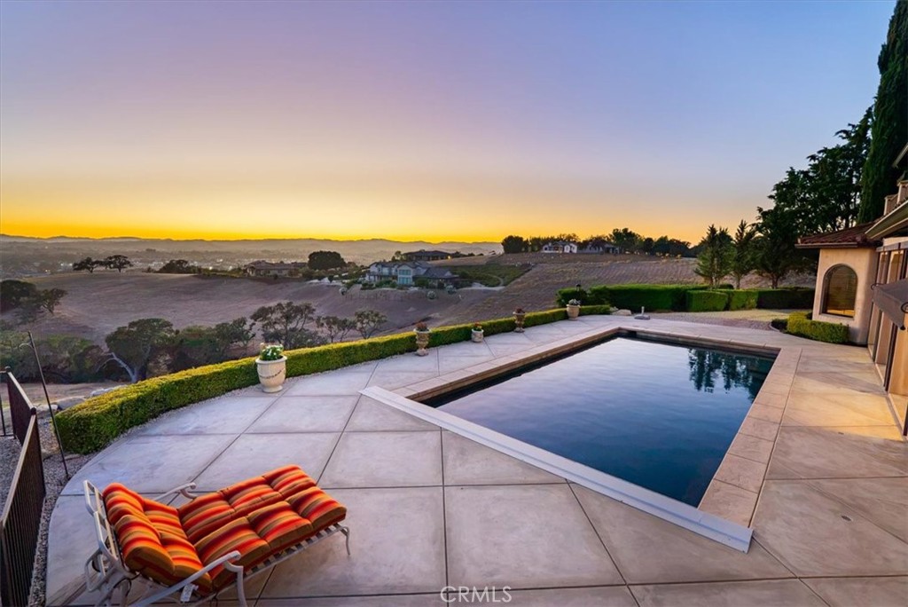 1690 Burnt Rock, Templeton, CA 93465