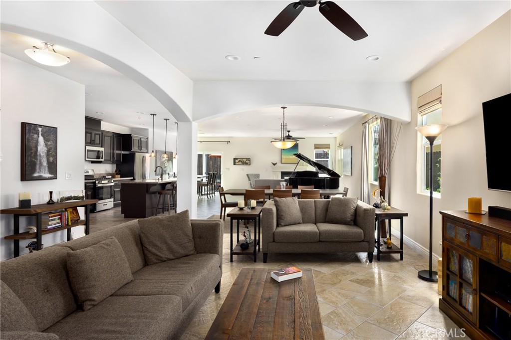 275 Waterfall Rd, Templeton, CA 93465