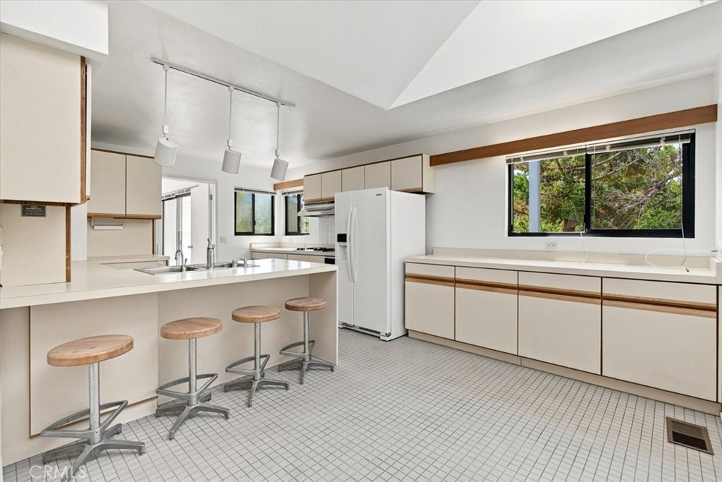31 Hathway Ave, San Luis Obispo, CA 93405