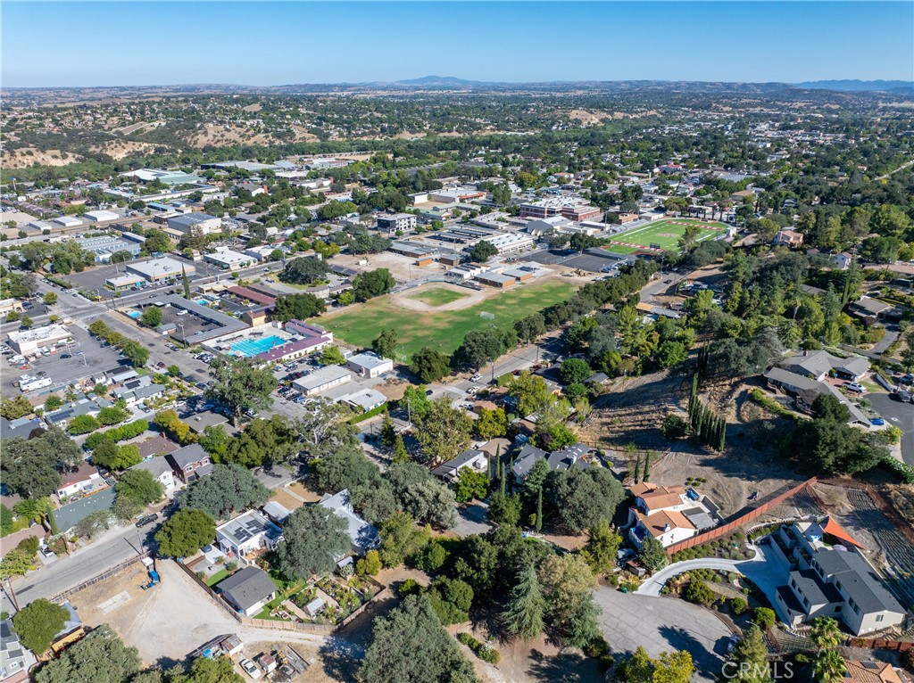 436 28th, Paso Robles, CA 93446