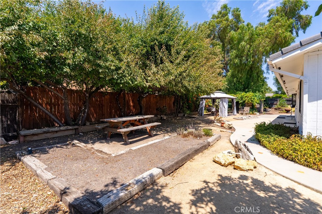 411 Palomino Lane, Paso Robles, CA 93446