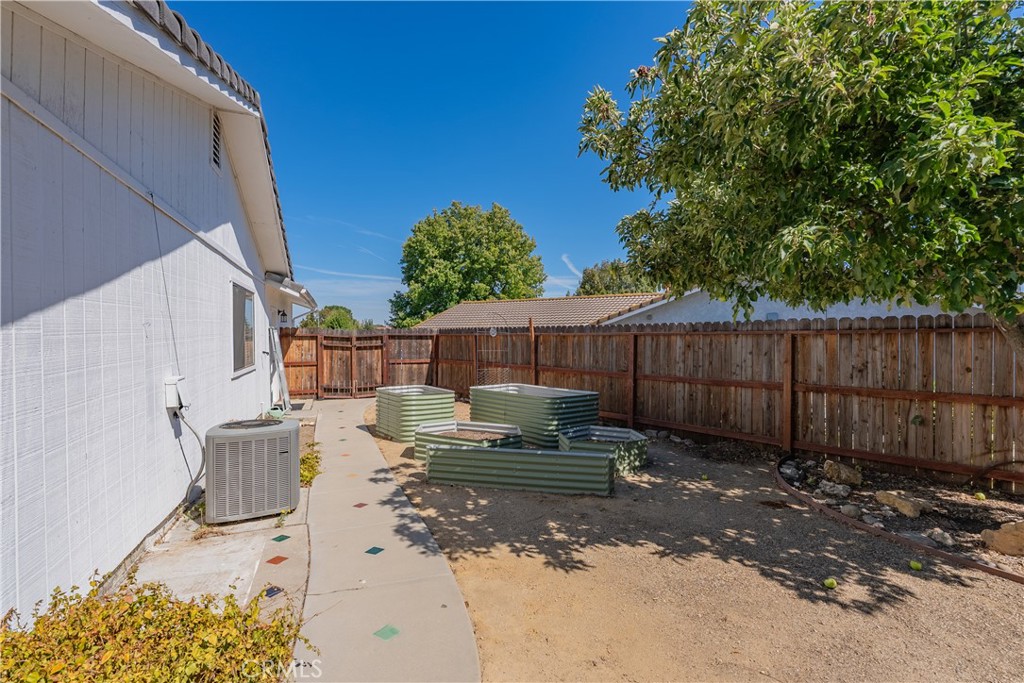 411 Palomino Lane, Paso Robles, CA 93446