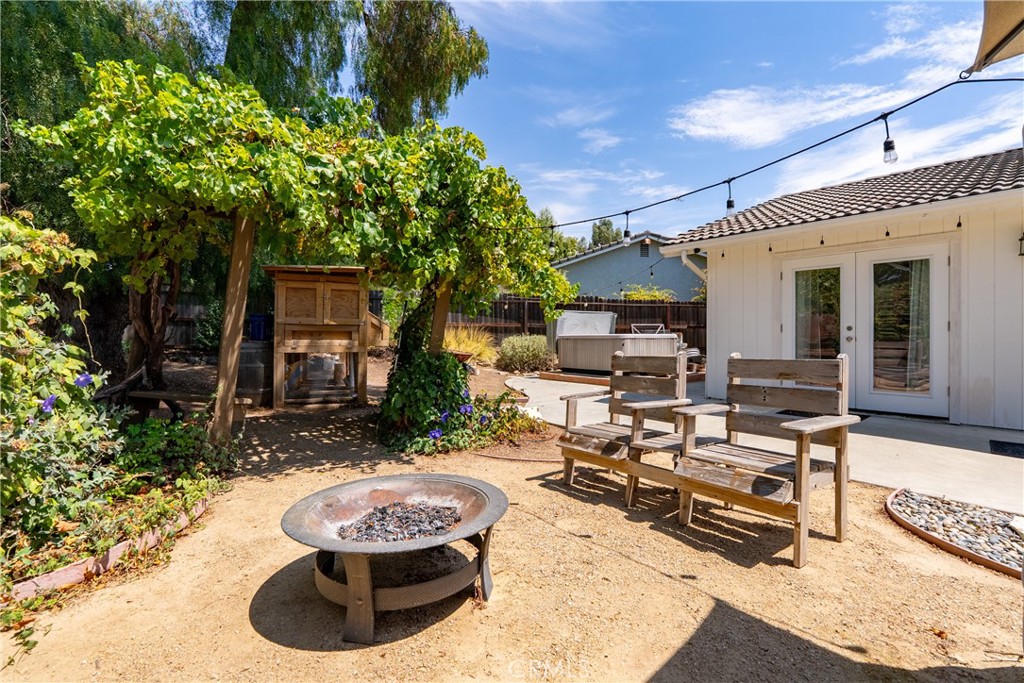411 Palomino Lane, Paso Robles, CA 93446