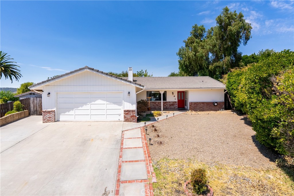 411 Palomino Lane, Paso Robles, CA 93446