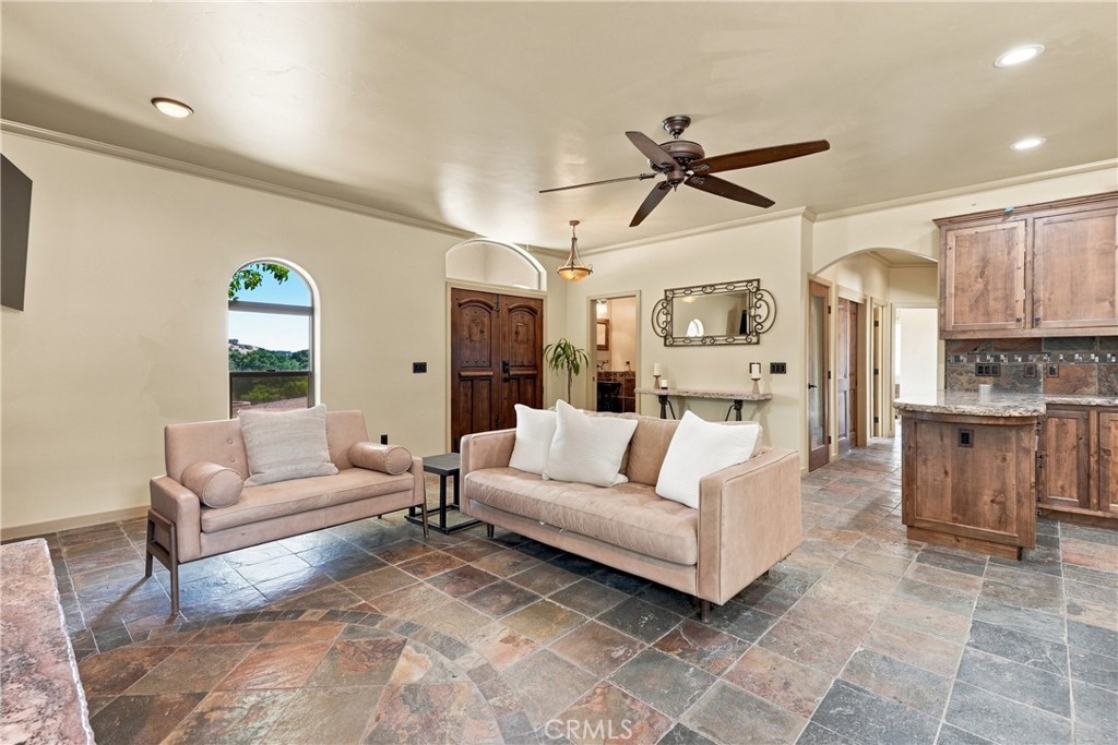 255 Narnia Rd, Paso Robles, CA 93446