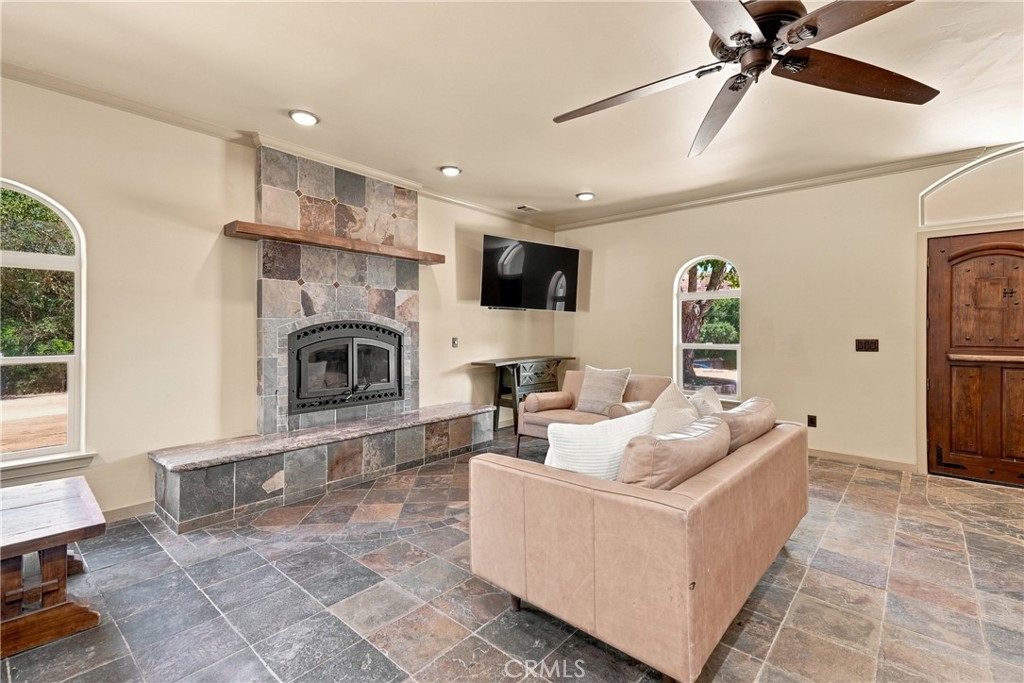 255 Narnia Rd, Paso Robles, CA 93446