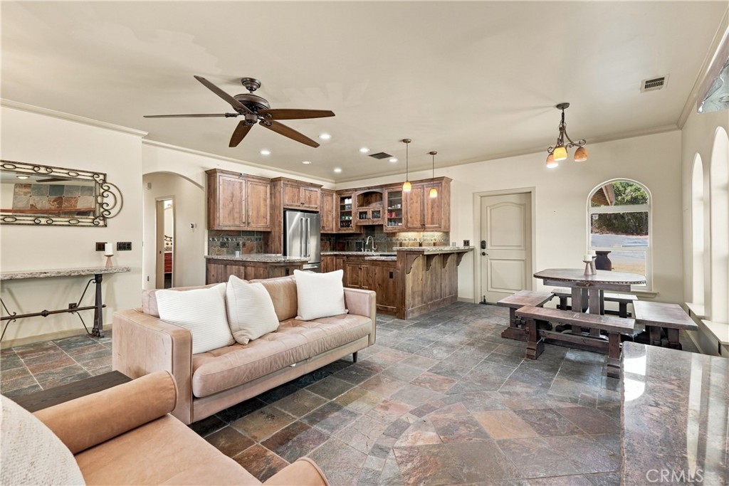 255 Narnia Rd, Paso Robles, CA 93446