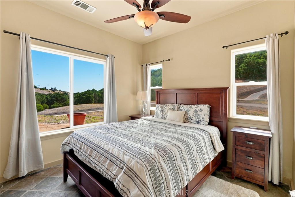 255 Narnia Rd, Paso Robles, CA 93446
