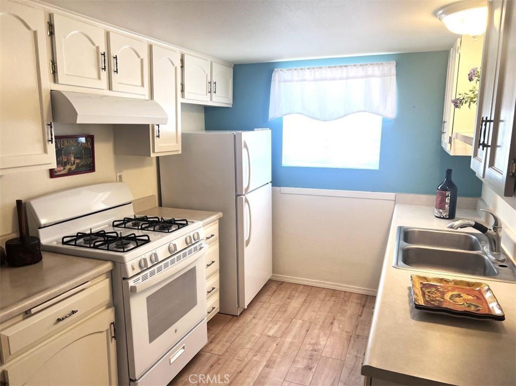 1841 Lark Ellen Dr, Paso Robles, CA 93446