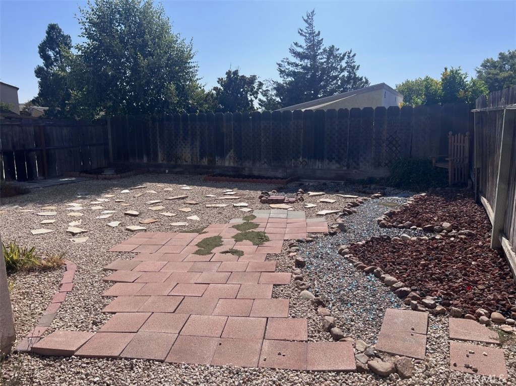 1841 Lark Ellen Dr, Paso Robles, CA 93446