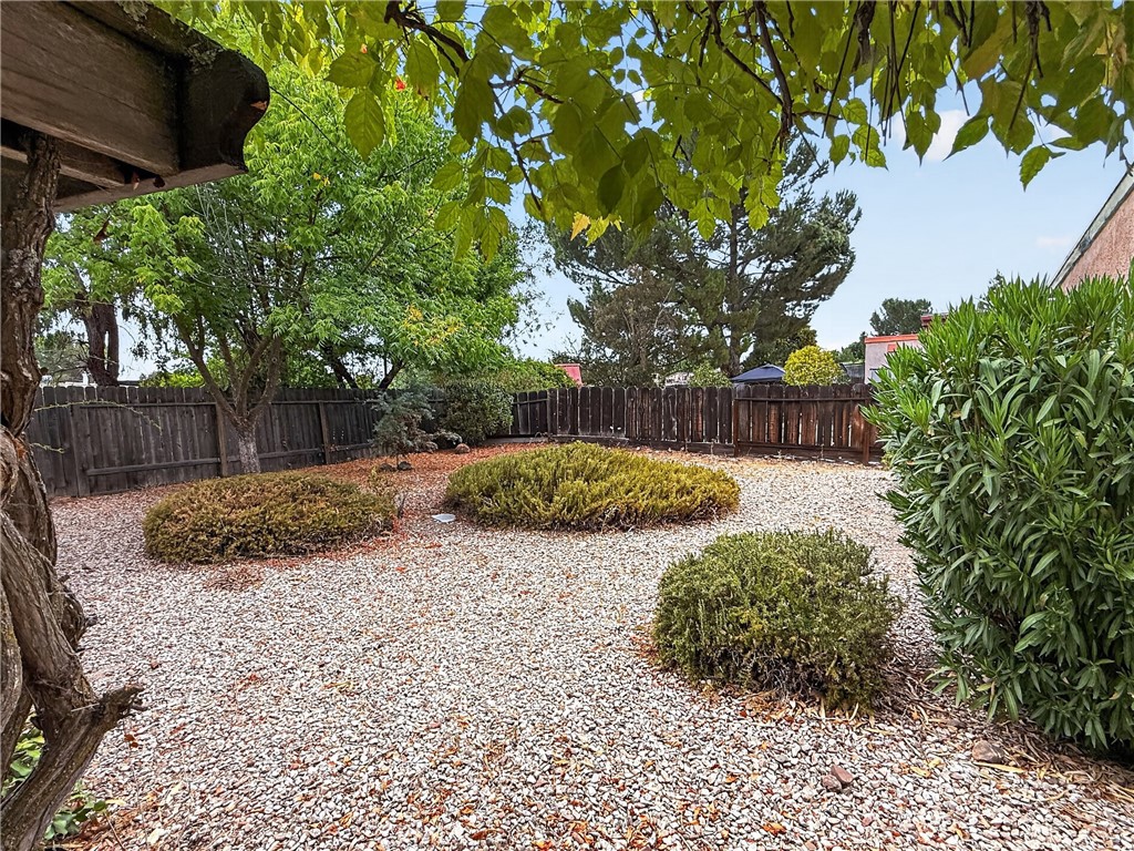 1745 Kings, Paso Robles, CA 93446