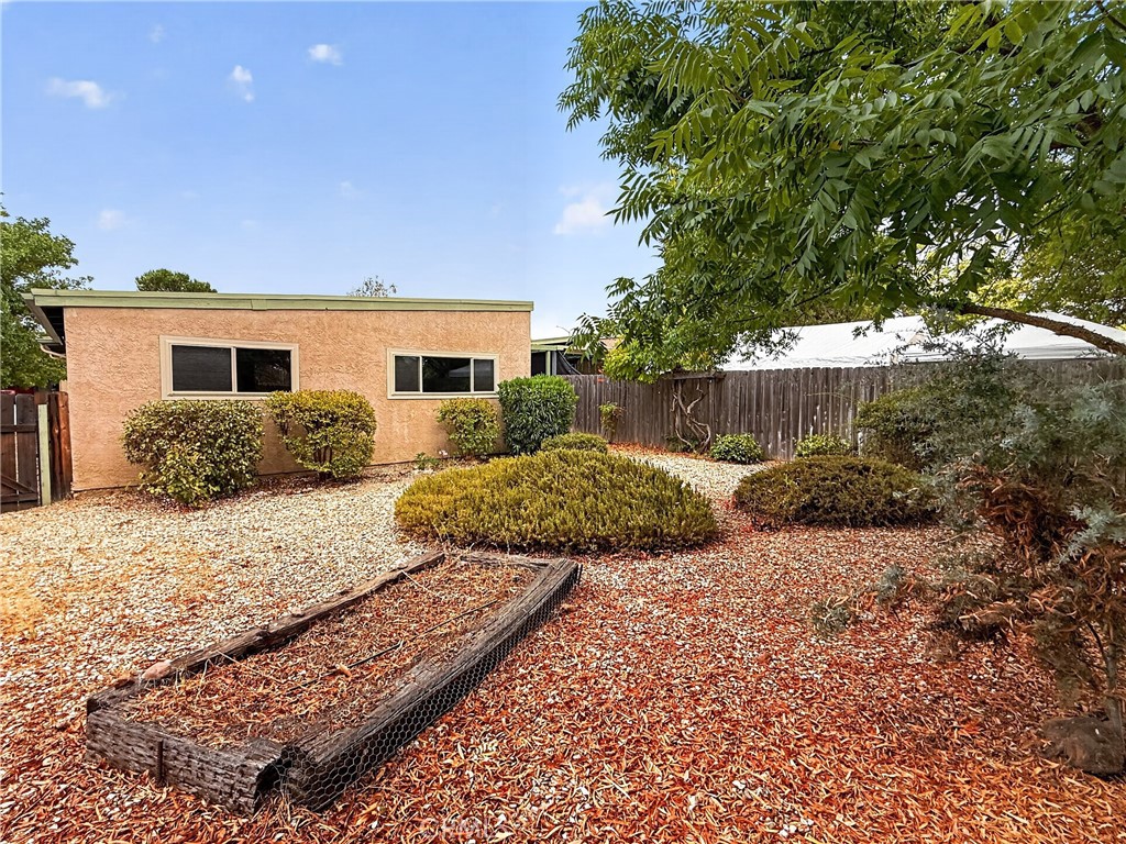 1745 Kings, Paso Robles, CA 93446