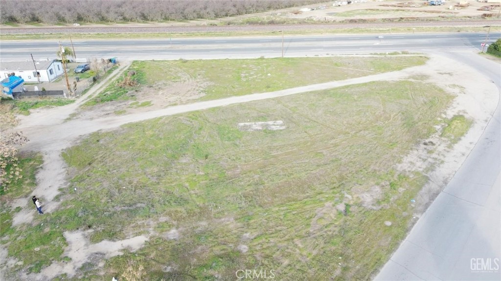681 Hwy 43, Shafter, CA 93263
