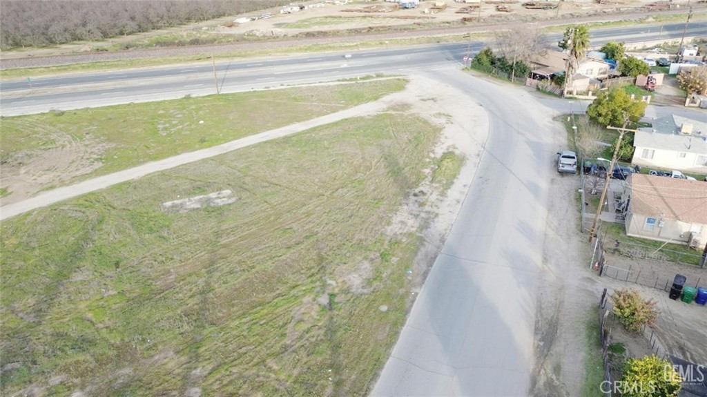 681 Hwy 43, Shafter, CA 93263