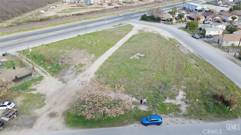 681 Hwy 43, Shafter, CA 93263