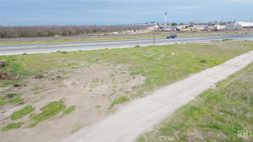 681 Hwy 43, Shafter, CA 93263