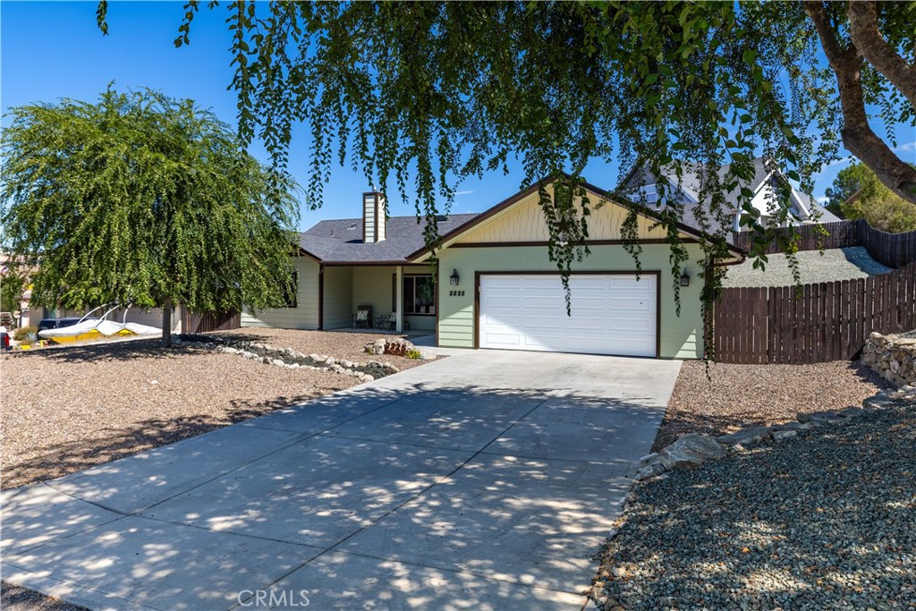2225 Holly Dr, Paso Robles, CA 93446