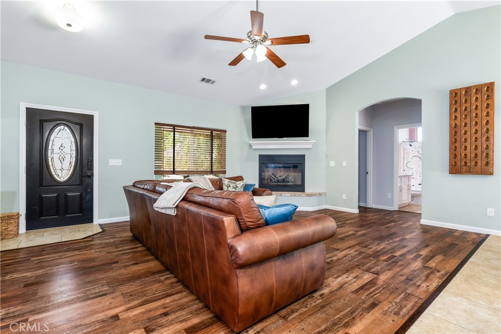 2225 Holly Dr, Paso Robles, CA 93446