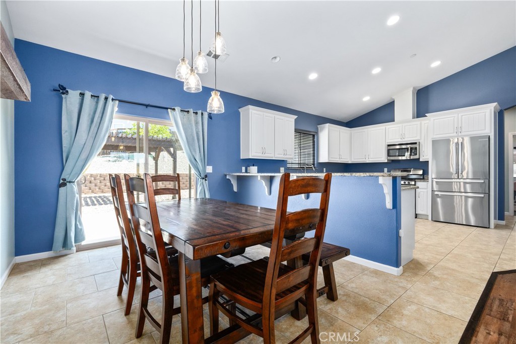 2225 Holly Dr, Paso Robles, CA 93446