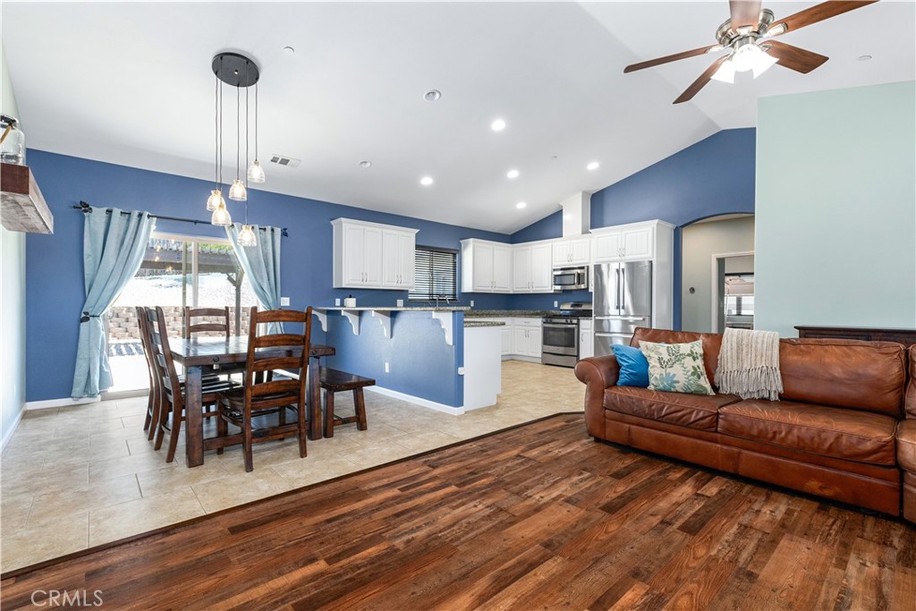 2225 Holly Dr, Paso Robles, CA 93446
