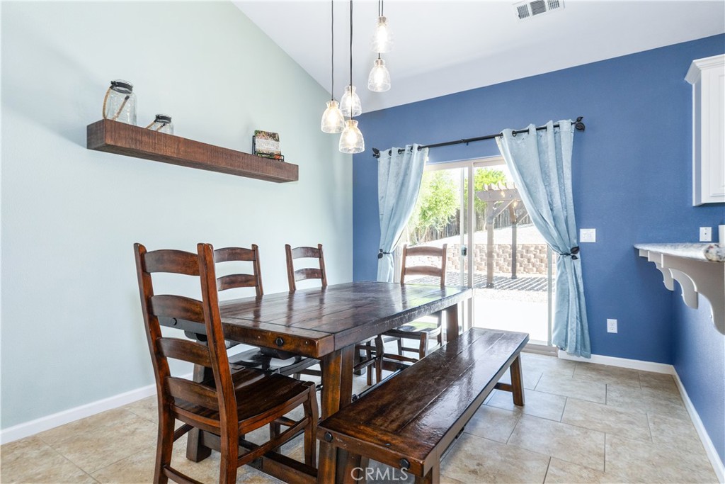 2225 Holly Dr, Paso Robles, CA 93446