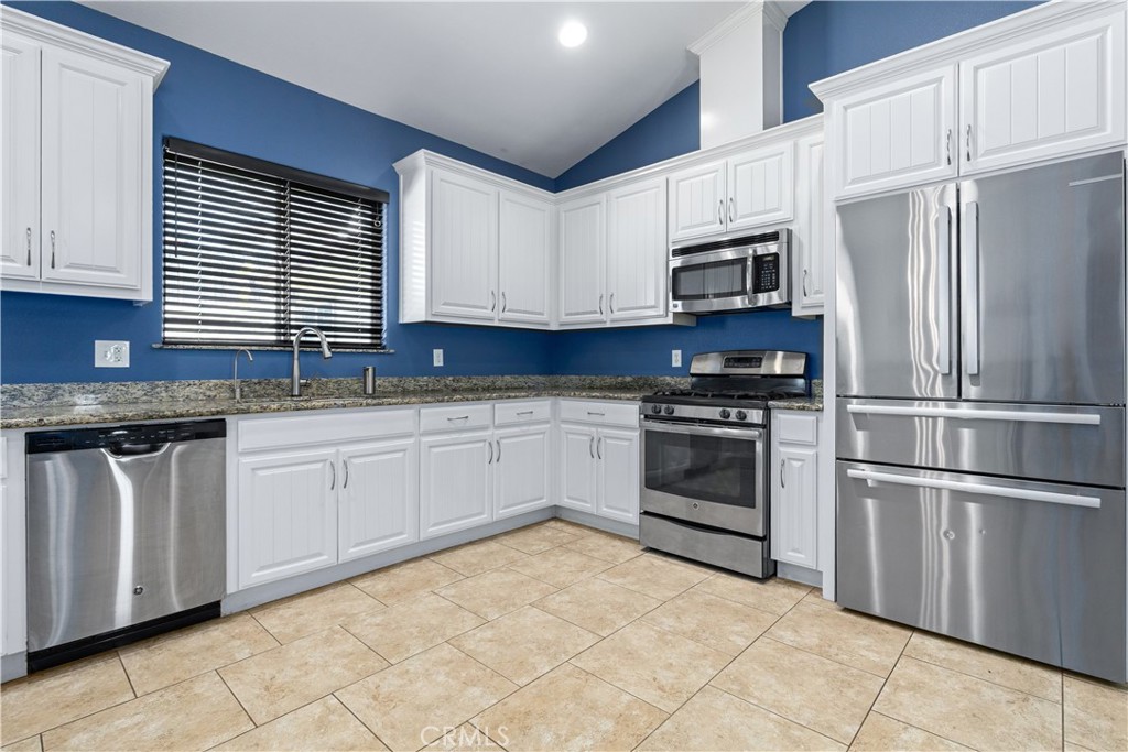 2225 Holly Dr, Paso Robles, CA 93446