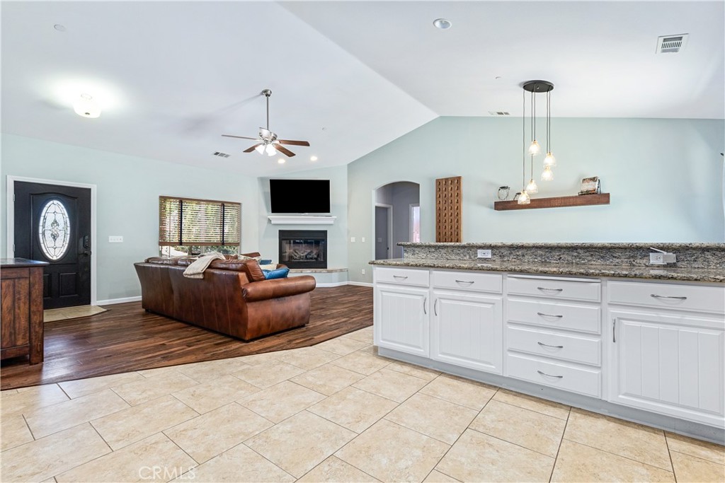 2225 Holly Dr, Paso Robles, CA 93446