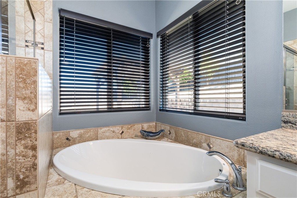 2225 Holly Dr, Paso Robles, CA 93446