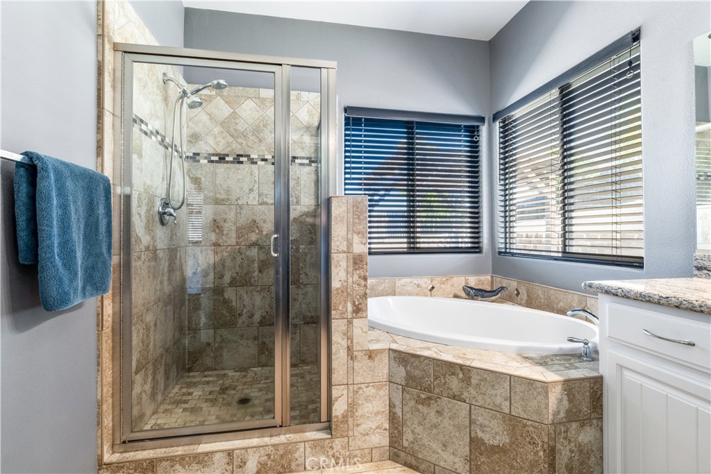 2225 Holly Dr, Paso Robles, CA 93446