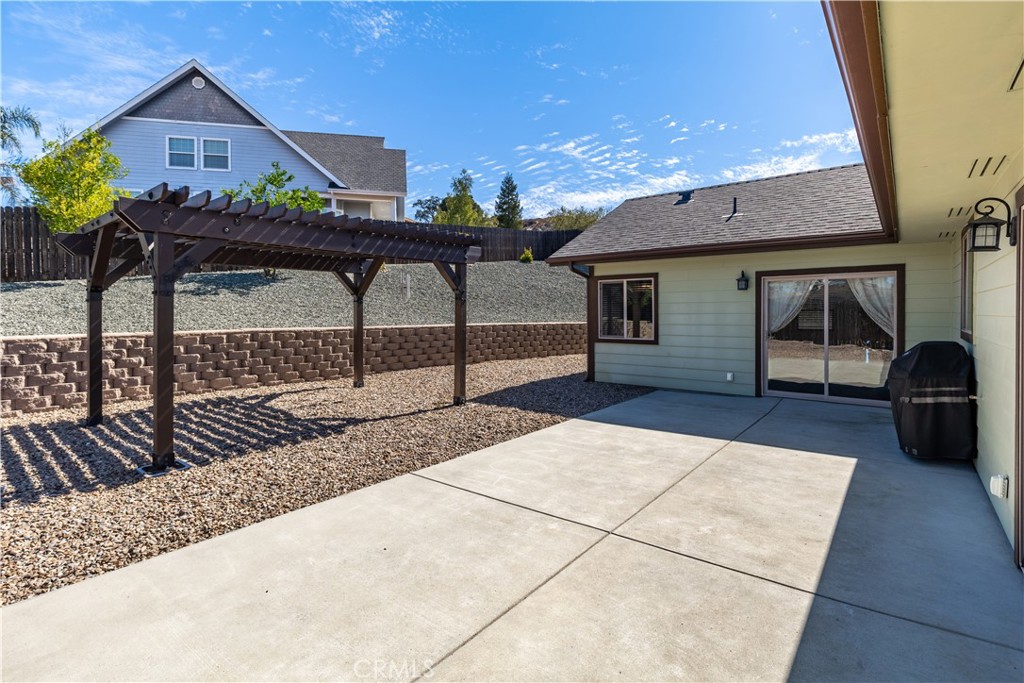 2225 Holly Dr, Paso Robles, CA 93446