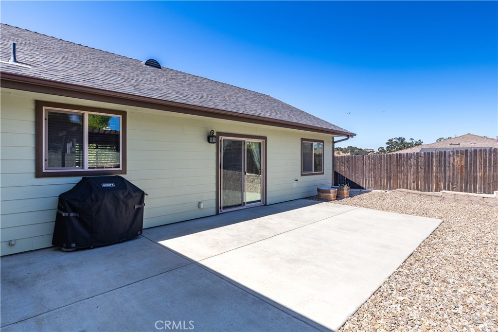 2225 Holly Dr, Paso Robles, CA 93446