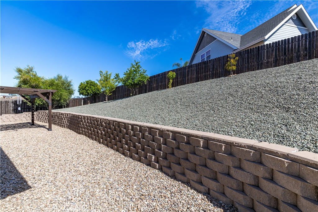 2225 Holly Dr, Paso Robles, CA 93446