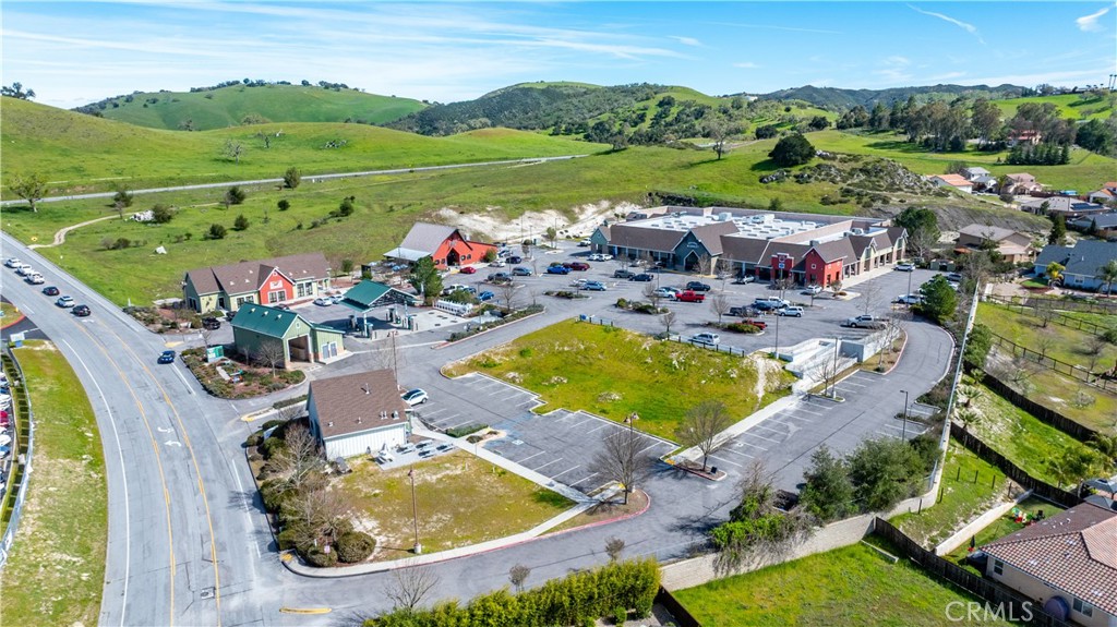 2225 Holly Dr, Paso Robles, CA 93446