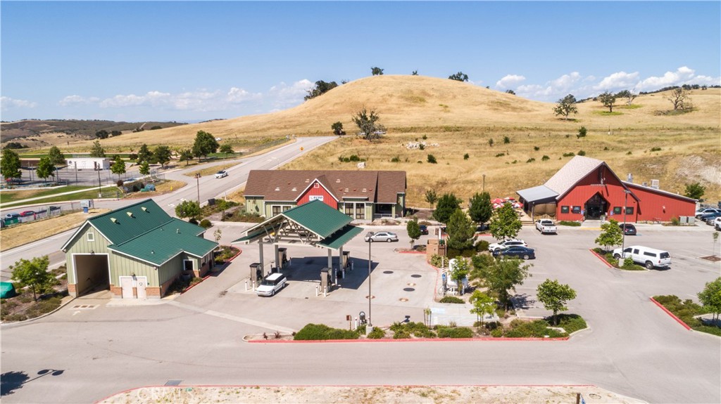2225 Holly Dr, Paso Robles, CA 93446