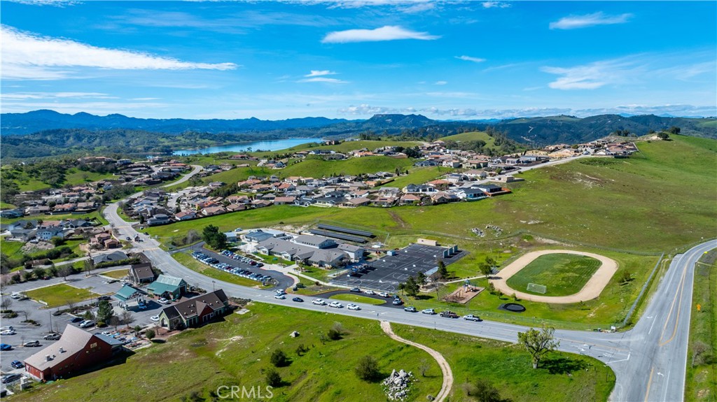2225 Holly Dr, Paso Robles, CA 93446