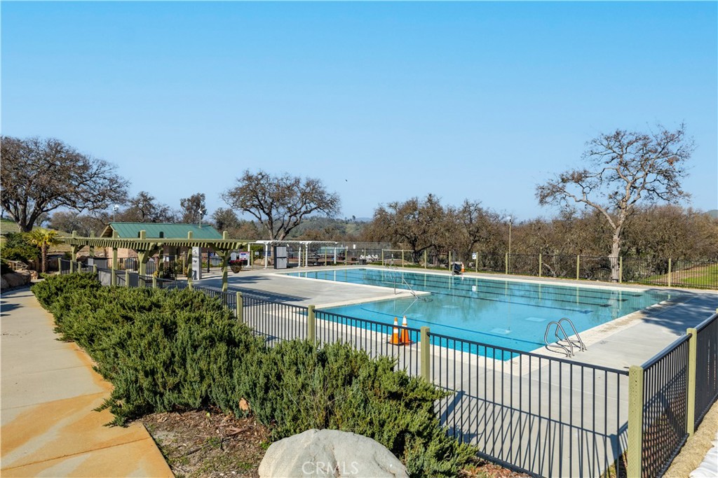 2225 Holly Dr, Paso Robles, CA 93446