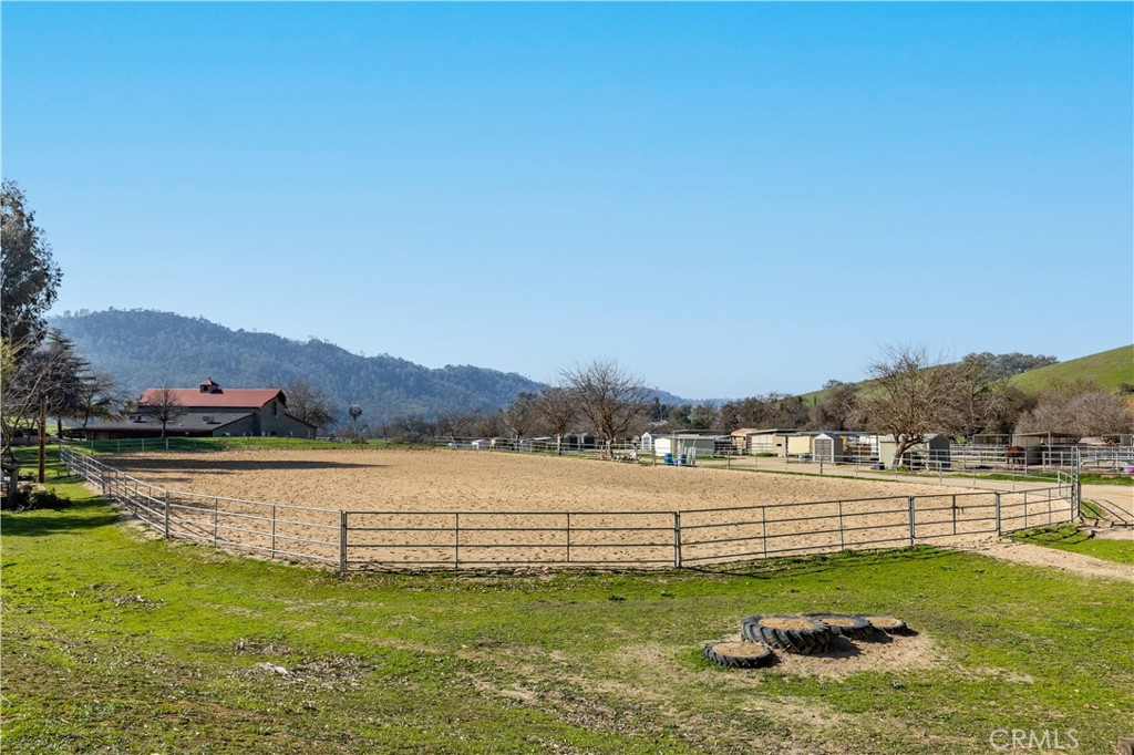 2225 Holly Dr, Paso Robles, CA 93446