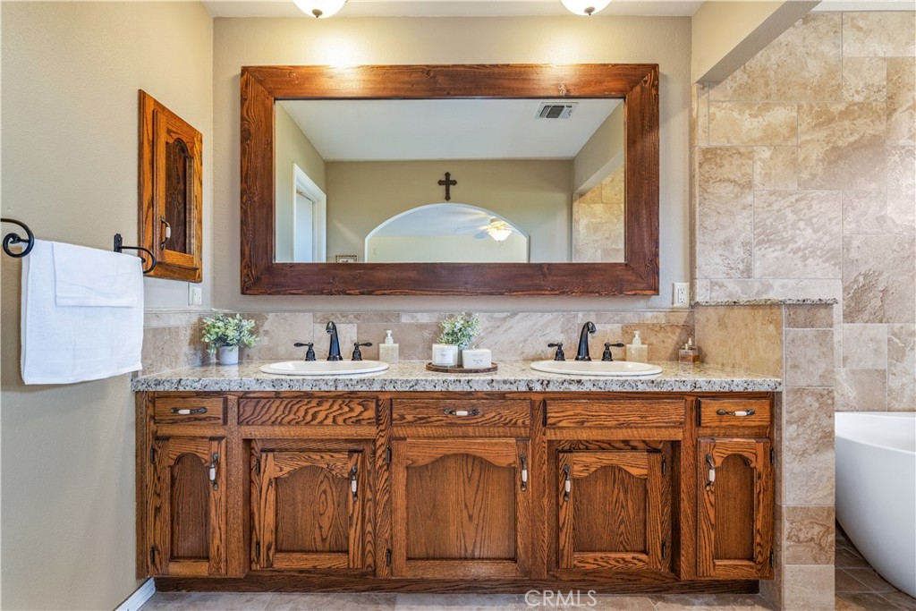 7485 Monterey, Paso Robles, CA 93446