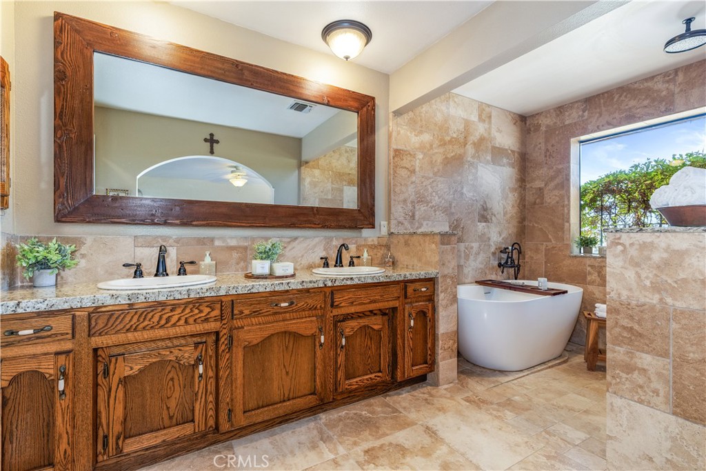 7485 Monterey, Paso Robles, CA 93446