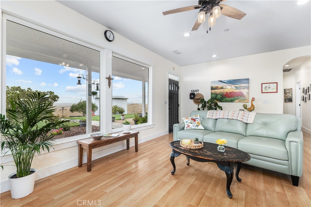 4650 Rolling Hills, Paso Robles, CA 93446
